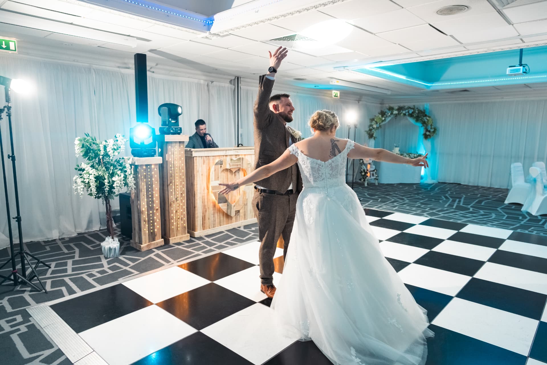 Wedding photography moment 61 of 100
